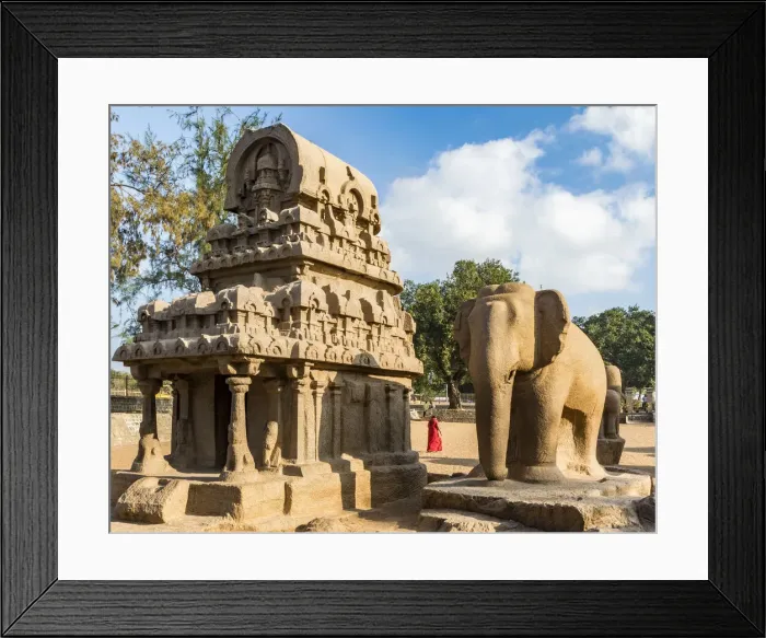 Framed Print : Ornately-carved temples at Mamallapuram in Tamil Nadu, India Framed Print : Ornately-carved temples at Mamallapuram in Tamil Nadu, India