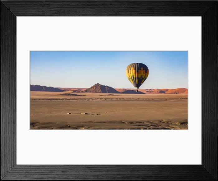 Framed Print : A hot air balloon at Namib-Naukluft National Park, Namibia