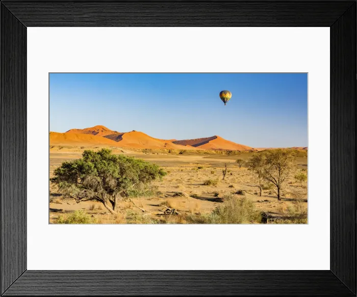 Framed Print : A hot air balloon at Namib-Naukluft National Park, Namibia
