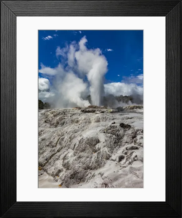 Framed Print : The Pohutu Geyser at Te Puia in Roturua, Bay of Plenty, in New Zealand