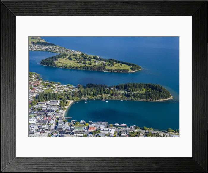 Framed Print : Queenstown in Otago, New Zealand