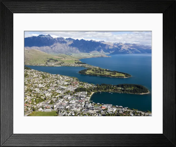 Framed Print : Queenstown in Otago, New Zealand
