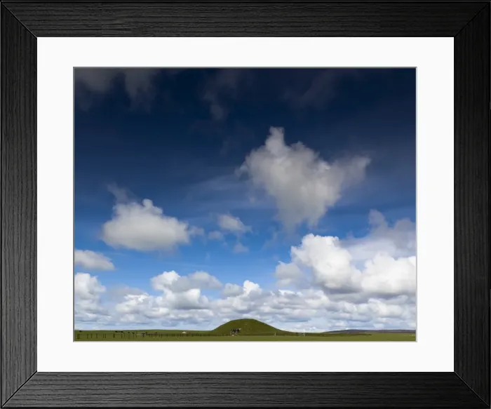 Framed Print : The prehistoric chambered cairn of Maes Howe in Orkney, Scotland