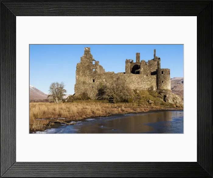 Framed Print : Kilchurn Castle beside Loch Awe in Argyll and Bute, Scotland