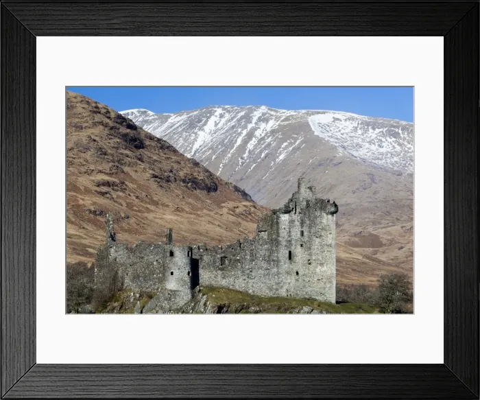 Framed Print : Kilchurn Castle beside Loch Awe in Argyll and Bute, Scotland