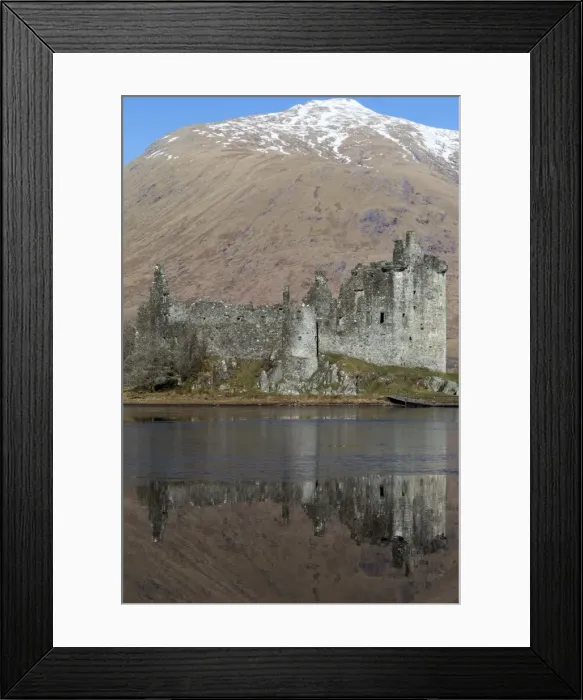 Framed Print : Kilchurn Castle beside Loch Awe in Argyll and Bute, Scotland