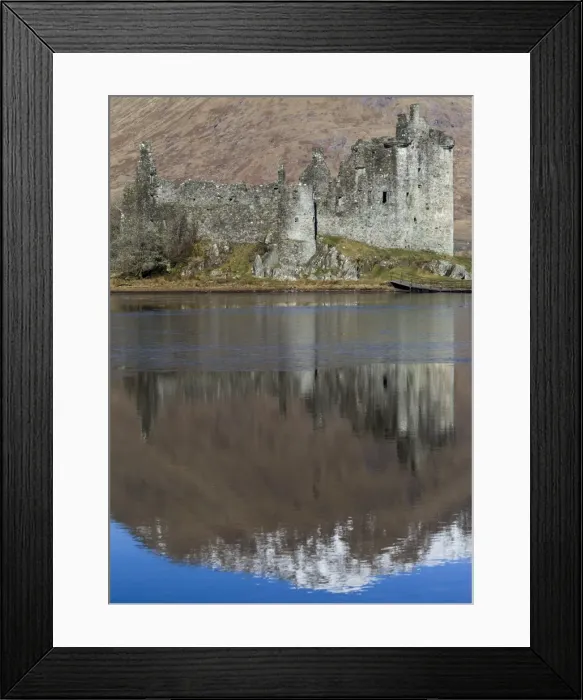 Framed Print : Kilchurn Castle beside Loch Awe in Argyll and Bute, Scotland