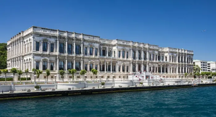 Framed Print : The Dolmabahce Palace in Istanbul, Turkey Framed Print : The Dolmabahce Palace in Istanbul, Turkey