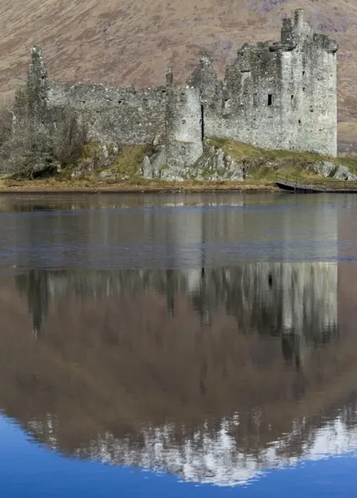 Framed Print : Kilchurn Castle beside Loch Awe in Argyll and Bute, Scotland