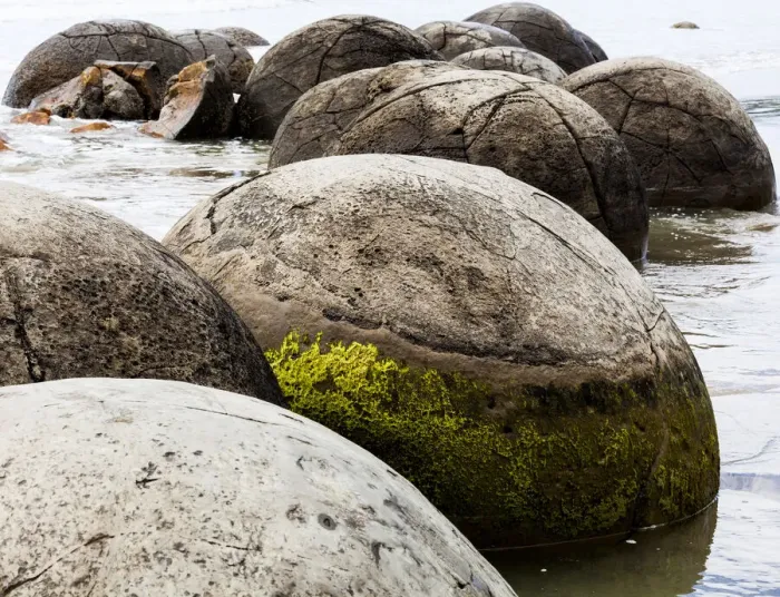 Framed Print : The Moeriki Boulders at Moeriki in Otago, New Zealand