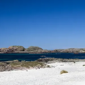 Bay at the back of the Ocean on Iona, Scotland