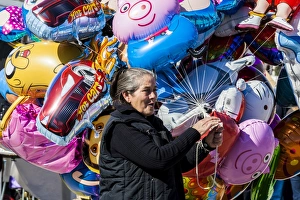 Market Prints: A balloon seller in Burriana, Spain