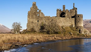 Images Dated 2012 December: Kilchurn Castle beside Loch Awe in Argyll and Bute, Scotland