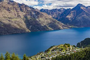 : Lake Wakatipu at Queenstown in Otago, New Zealand