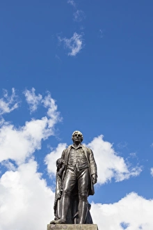 Images Dated 2010: Statue of Robert Burns, Glasgow, Scotland